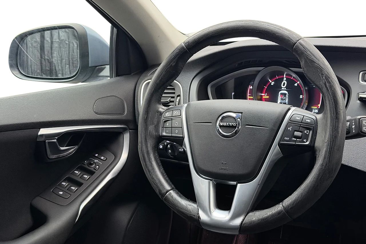 Volvo V40 D2 Business Advanced Värmare P-Sensorer Fullservad@Volvo 120hk – bild 16 av 26