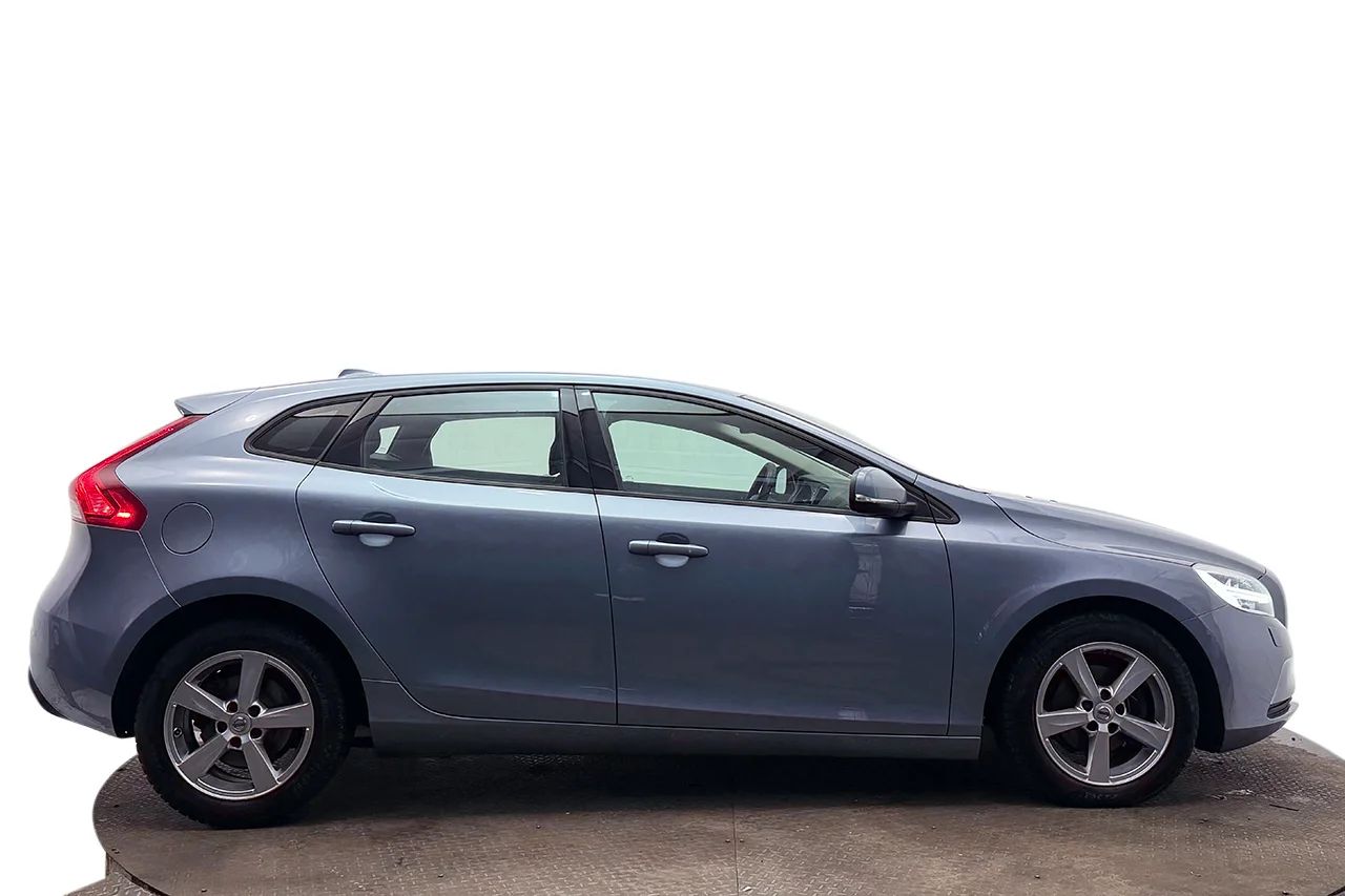 Volvo V40 D2 Business Advanced Värmare P-Sensorer Fullservad@Volvo 120hk – bild 4 av 26