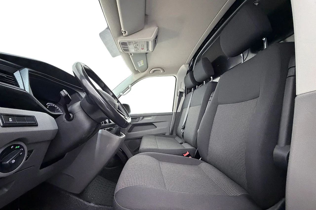 Volkswagen Transporter T30 2.0 TDI L2 Drag Inredd Kamera Värmare MOMS 150hk – bild 13 av 28