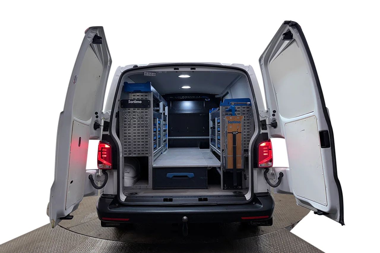 Volkswagen Transporter T30 2.0 TDI L2 Drag Inredd Kamera Värmare MOMS 150hk – bild 7 av 28