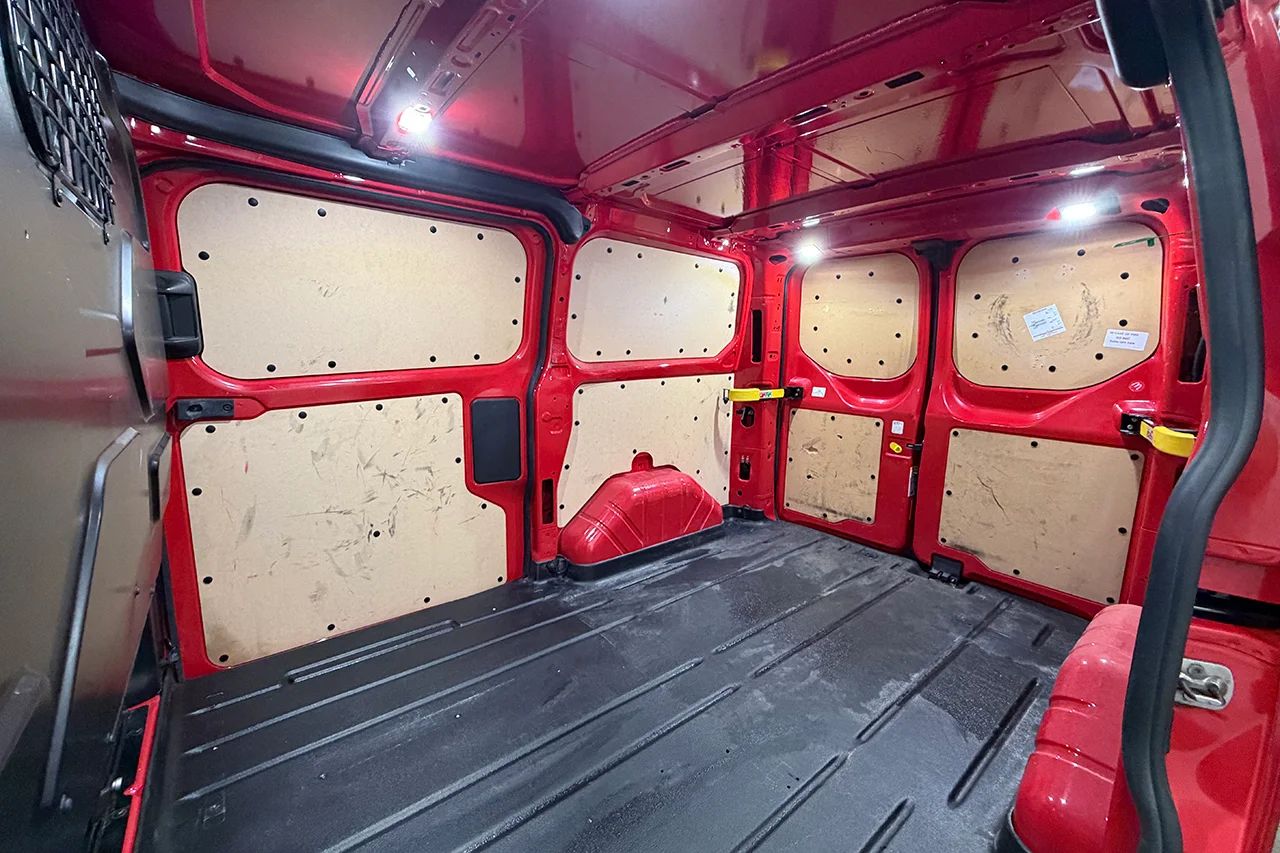 Ford Transit Custom 340 2.0 Automat L1 2xSidodörr 3-sits Kamera Värmare MOMS 130hk – bild 12 av 28