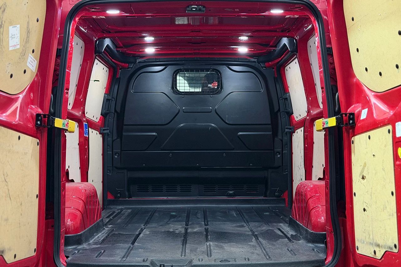 Ford Transit Custom 340 2.0 Automat L1 2xSidodörr 3-sits Kamera Värmare MOMS 130hk – bild 13 av 28