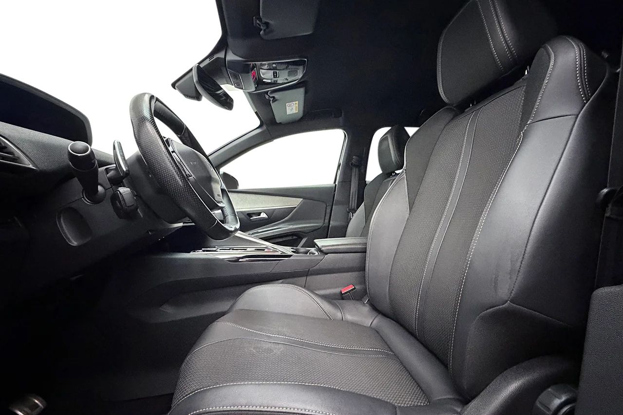 Peugeot 3008 1.2 PureTech GT Navi Kamera Delläder Cockpit MOMS 130hk – bild 9 av 33