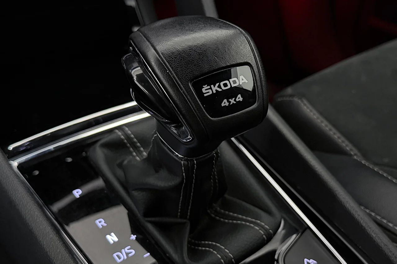 Skoda Kodiaq 2.0 TDI 4x4 Sportline Drag Värmare CANTON Stolminne MOMS 200hk – bild 33 av 40