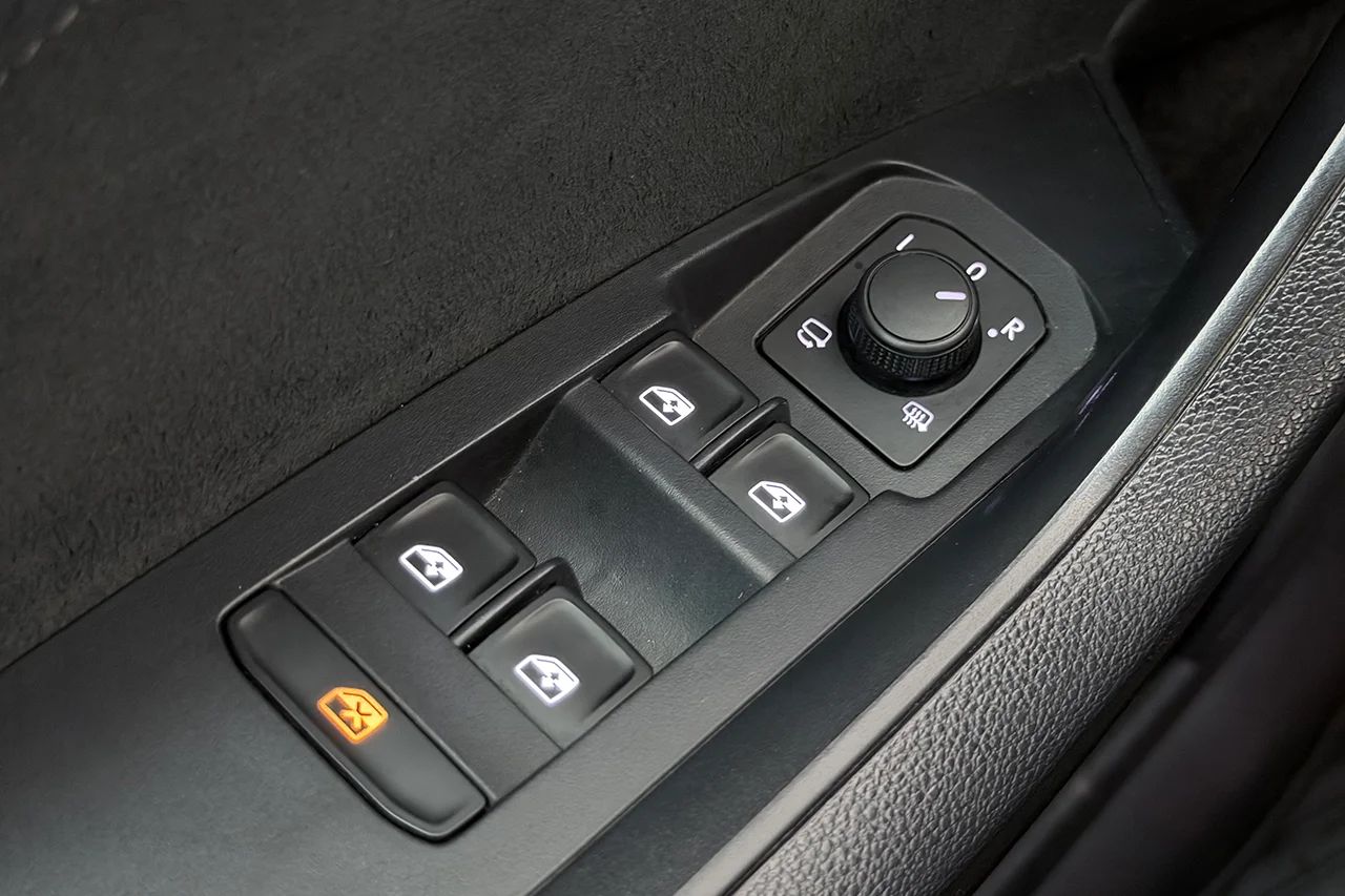 Skoda Kodiaq 2.0 TDI 4x4 Sportline Drag Värmare CANTON Stolminne MOMS 200hk – bild 37 av 40