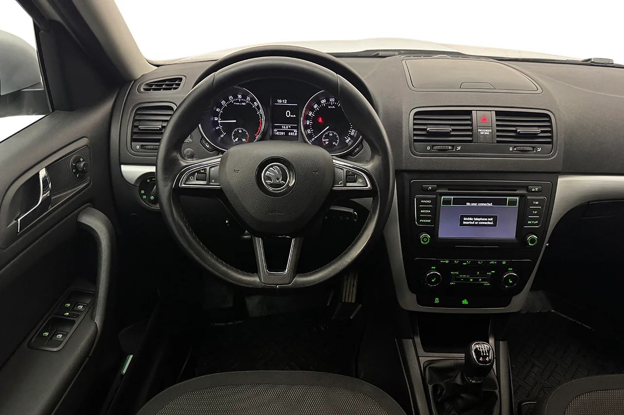 Skoda Yeti Outdoor 2.0 TDI 4x4 Ambition Drag P-Sens Värmare 110hk – bild 14 av 25