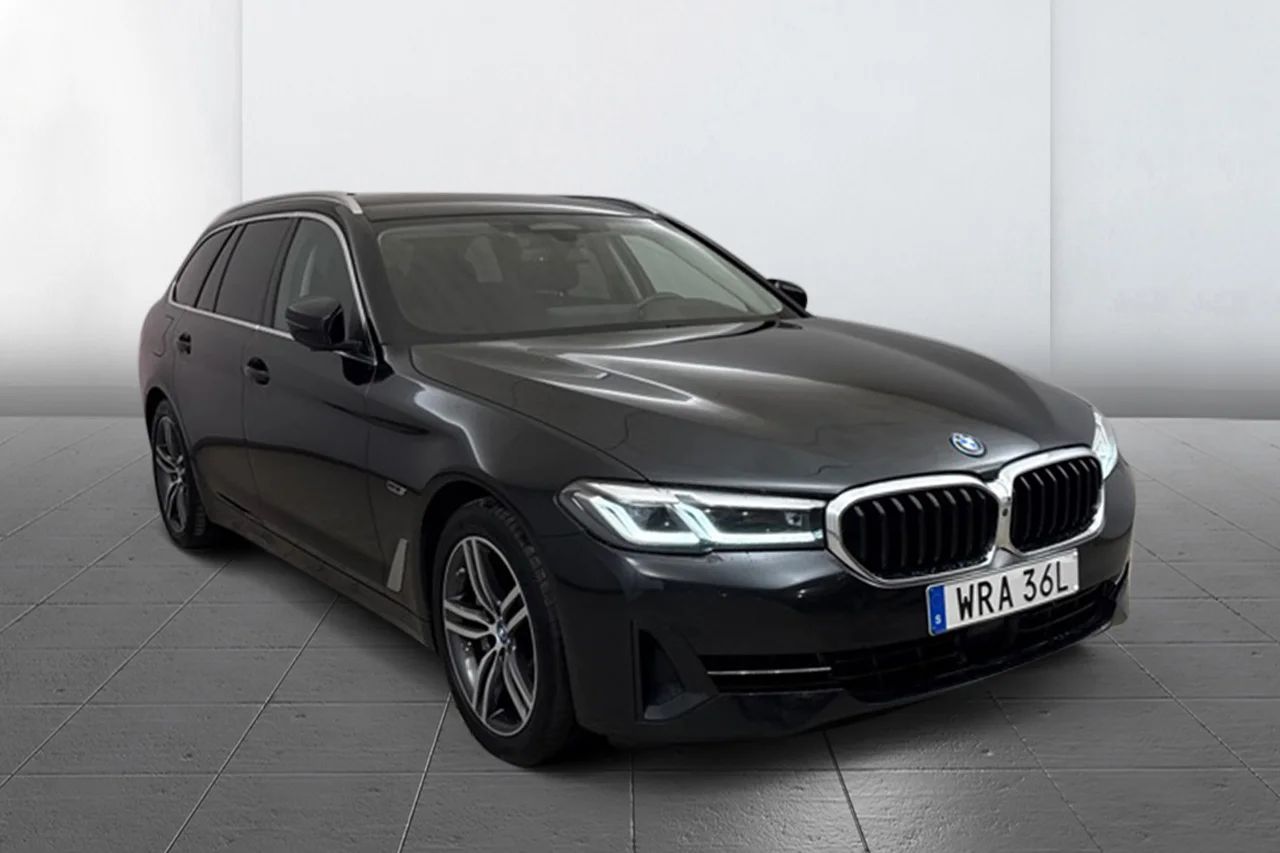 BMW 530e xDrive Touring Inno Drag HUD 360° Sensatec Matrix 292hk – bild 3 av 13