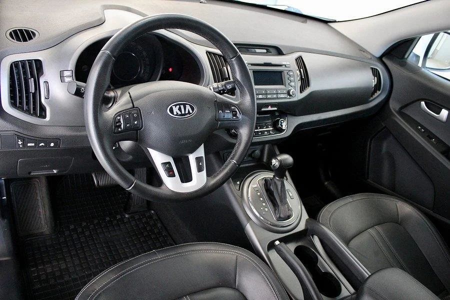 Kia Sportage 2.0 CRDi AWD EX Aut Läder Blåtand 184hk – bild 9 av 17