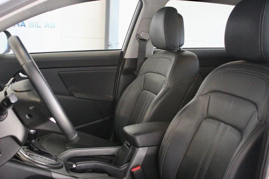 Kia Sportage 2.0 CRDi AWD EX Aut Läder Blåtand 184hk – bild 5 av 17