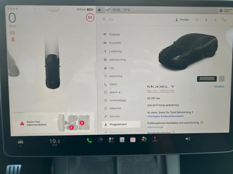 Tesla Model Y Performance Drag Värmepump AI-Dator Premiumljud MOMS 534hk – bild 11 av 13