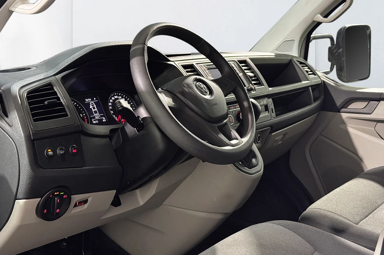 Volkswagen Transporter Chassi T30 2.0 TDI Aut Volymskåp BG-Lyft Värmare 3sits 150hk – bild 9 av 22