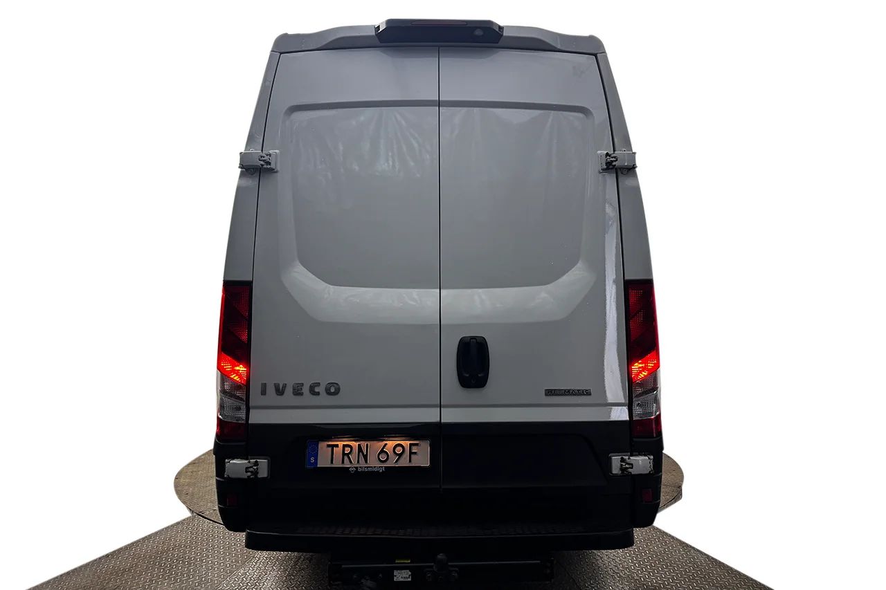 Iveco Daily 35-140 Skåpbil 2.3 JTD Hi-Matic Värmare 3-sits MOMS 136hk – bild 6 av 22