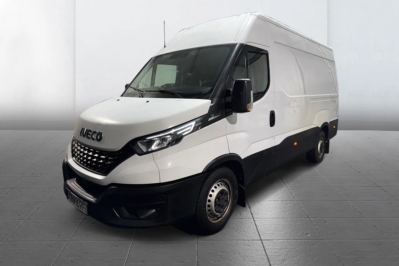 Iveco Daily 35-140 Skåpbil 2.3 JTD Hi-Matic Värmare 3-sits MOMS 136hk – bild 1 av 22