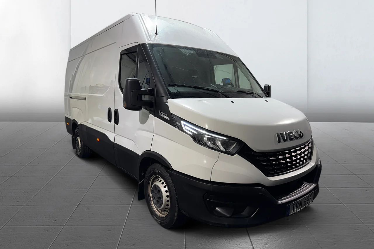 Iveco Daily 35-140 Skåpbil 2.3 JTD Hi-Matic Värmare 3-sits MOMS 136hk – bild 3 av 22