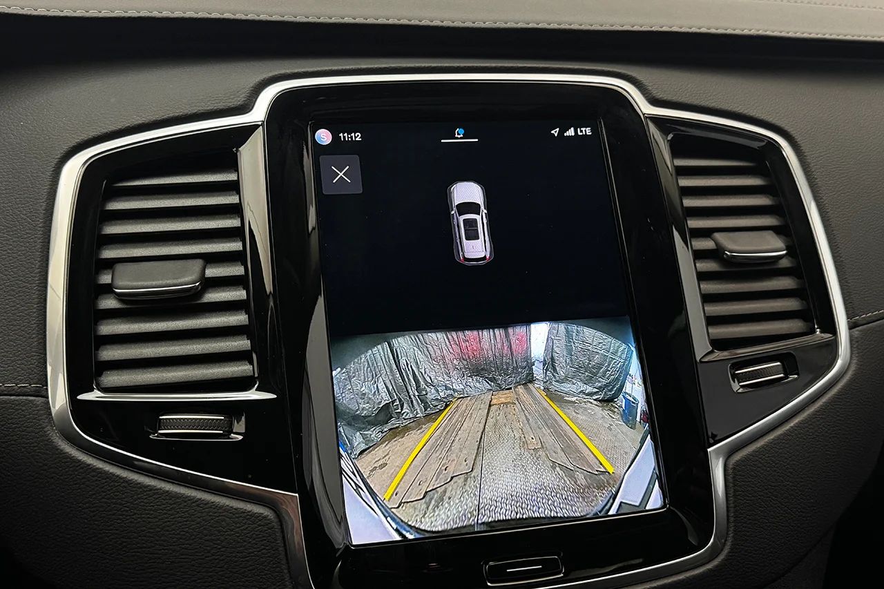 Volvo XC90 B5 AWD Ultimate Dark 7sits Pano Navi HUD 360° H/K 235hk – bild 28 av 37