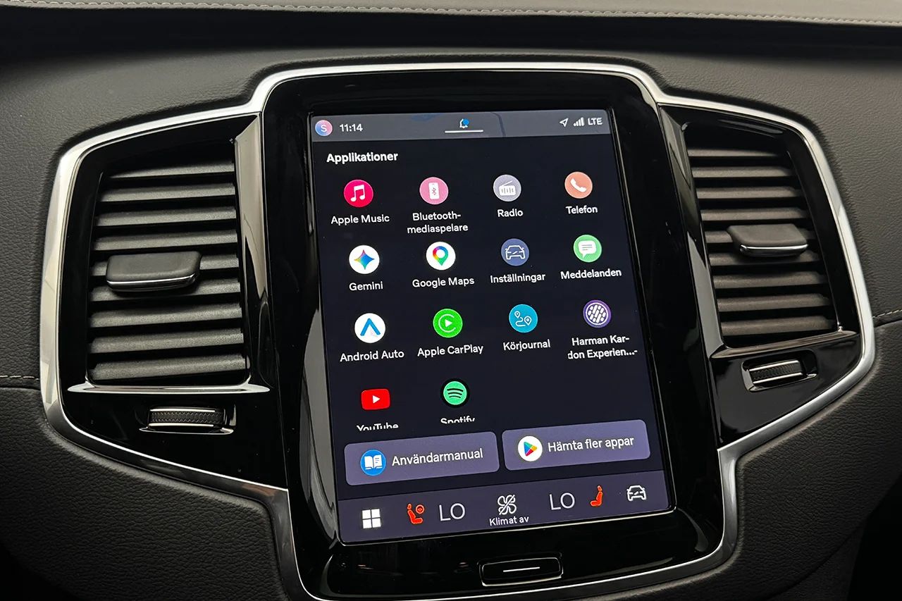 Volvo XC90 B5 AWD Ultimate Dark 7sits Pano Navi HUD 360° H/K 235hk – bild 33 av 37