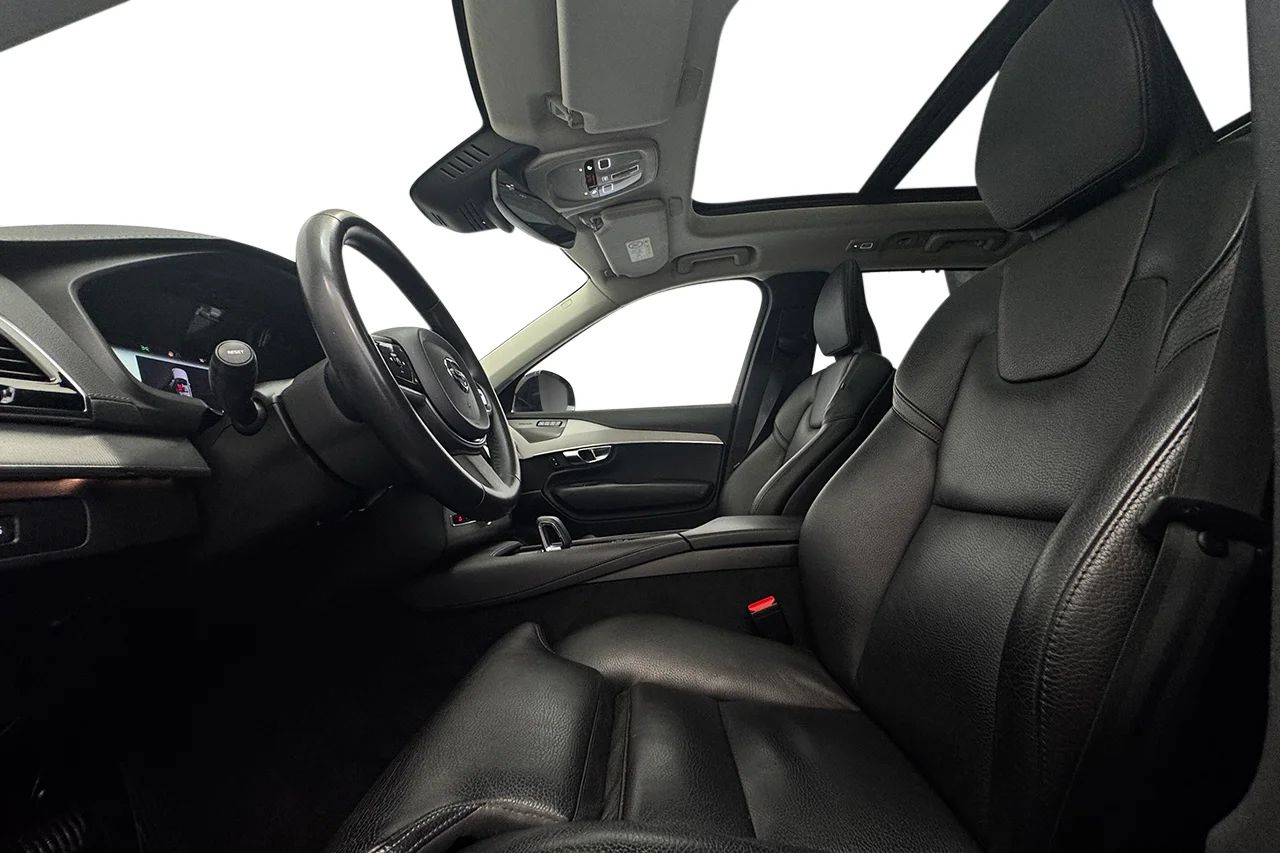 Volvo XC90 B5 AWD Ultimate Dark 7sits Pano Navi HUD 360° H/K 235hk – bild 11 av 37