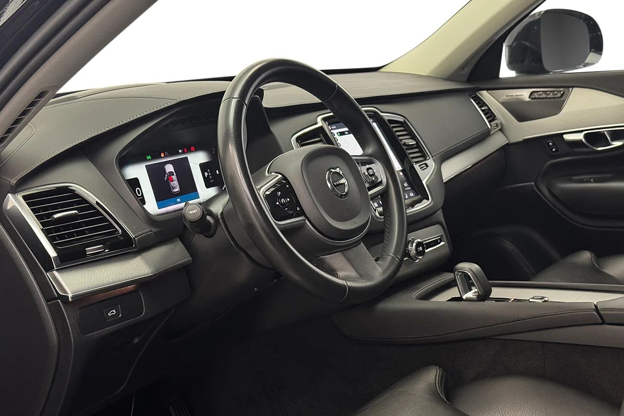 Volvo XC90 B5 AWD Ultimate Dark 7sits Pano Navi HUD 360° H/K 235hk – bild 12 av 37