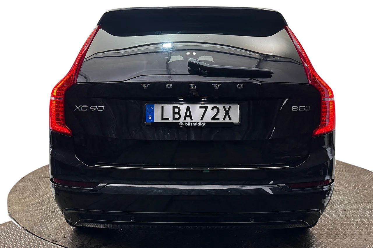 Volvo XC90 B5 AWD Ultimate Dark 7sits Pano Navi HUD 360° H/K 235hk – bild 6 av 37