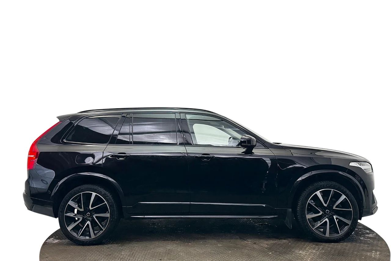 Volvo XC90 B5 AWD Ultimate Dark 7sits Pano Navi HUD 360° H/K 235hk – bild 4 av 37