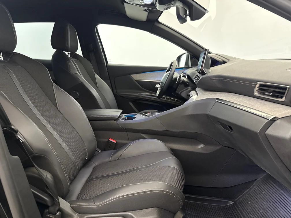 Peugeot 3008 1.2 PureTech GT Navi Kamera Delläder Cockpit MOMS – bild 7 av 10