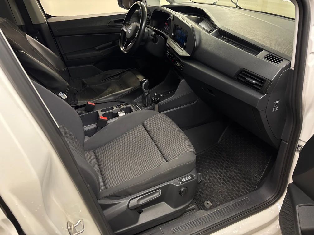 Volkswagen Caddy Cargo 2.0 TDI 4M Inredd Kamera Värmare MOMS 122hk – bild 9 av 12