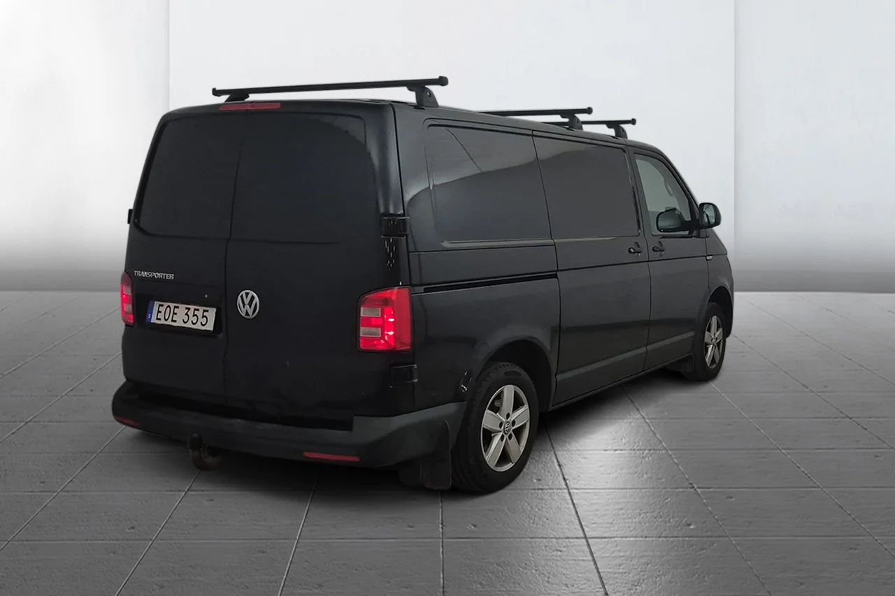 Volkswagen Transporter T32 2.0 TDI Aut Komfortpkt Drag Inredd 2xSidodörr 3sits 150hk – bild 5 av 9