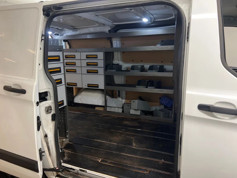 Ford Transit Custom 280 2.0 Aut L1 Drag Inredd Kamera Värmare 3sits MOMS – bild 6 av 10