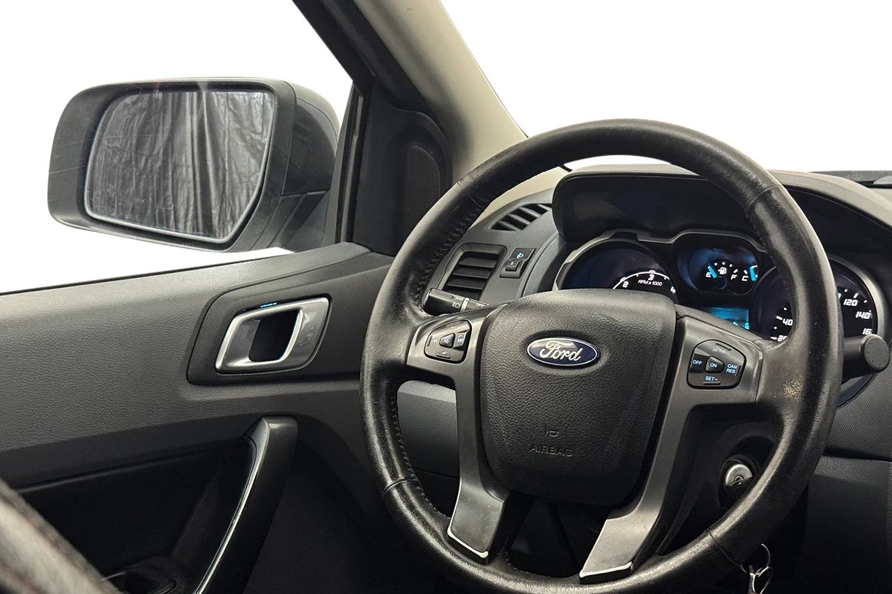 Ford Ranger Dubbelhytt 3.2 TDCi 4x4 Wildtrack Automat Drag Navi Kamera Läder MOMS 200hk – bild 16 av 29