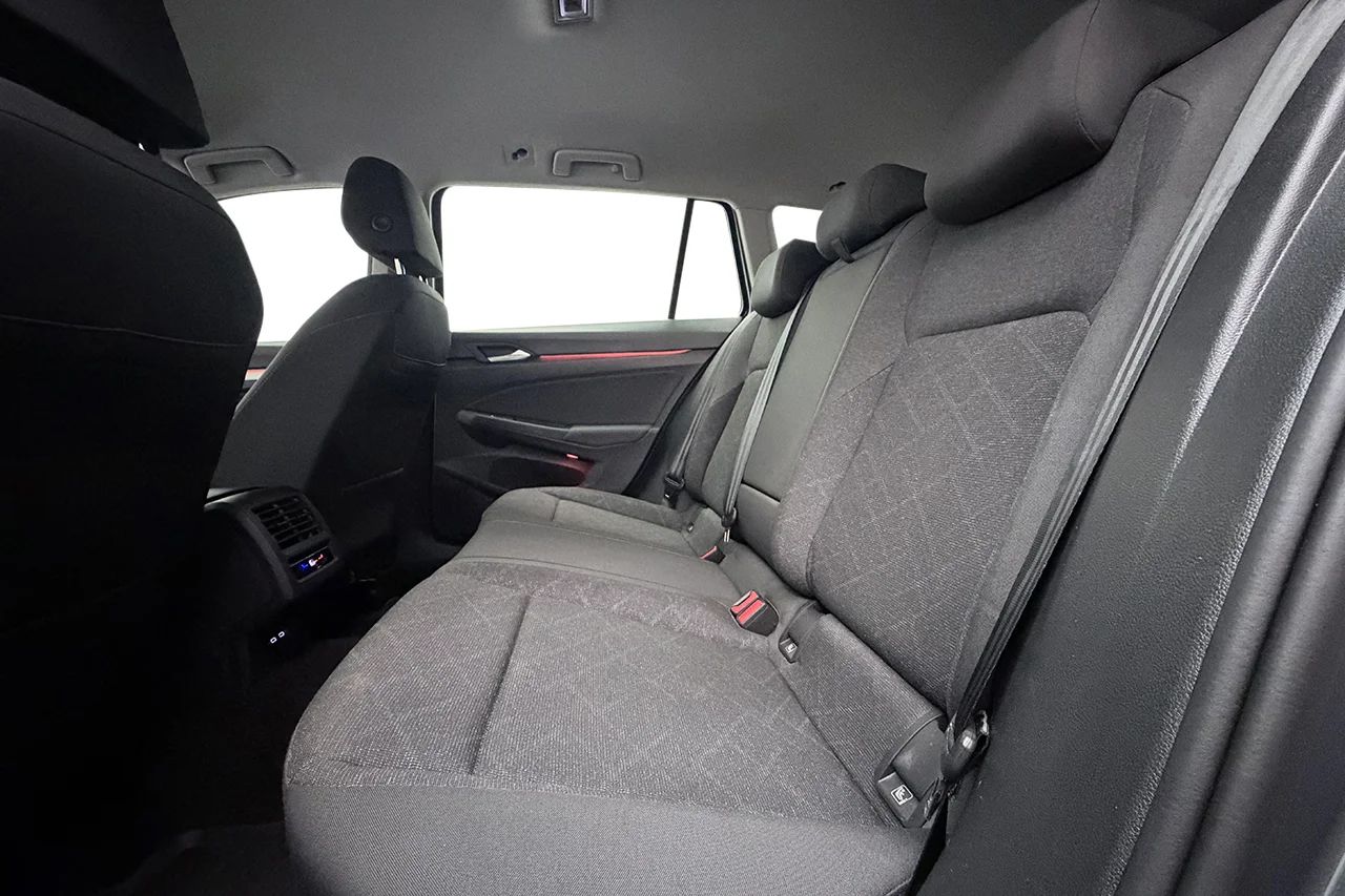 Volkswagen Golf SC 1.5 eTSI Aut Navi Kamera Keyless Massage MOMS – bild 15 av 39