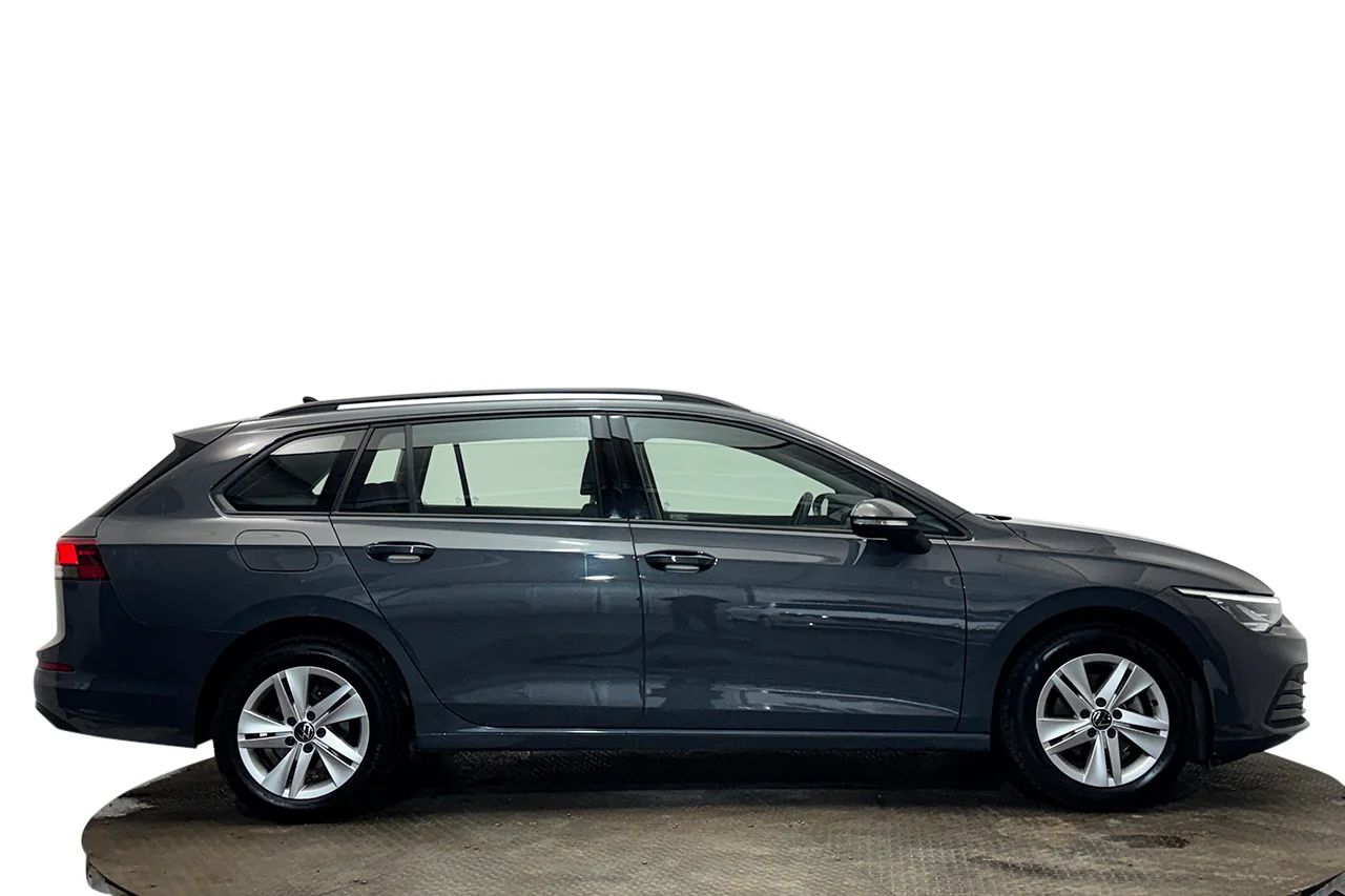 Volkswagen Golf SC 1.5 eTSI Aut Navi Kamera Keyless Massage MOMS – bild 4 av 39