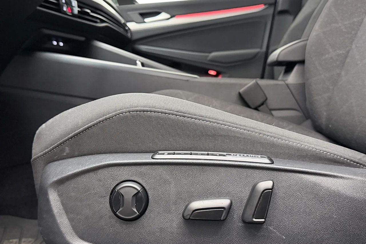 Volkswagen Golf SC 1.5 eTSI Aut Navi Kamera Keyless Massage MOMS – bild 13 av 39