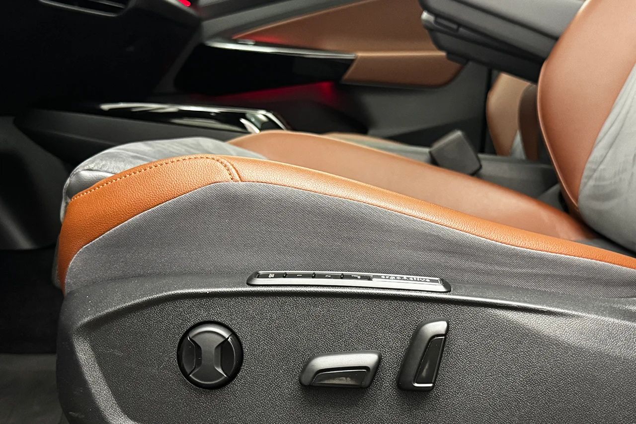 Volkswagen ID.4 Pro Perform 1st Edt Max Drag Pano AR-HUD Massage Keyless 204hk – bild 14 av 38