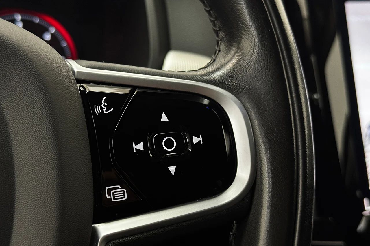 Volvo V90 D4 Inscription Drag Läder Stolsminne P-Klimat 360° HUD BLIS H/K 190hk – bild 22 av 38