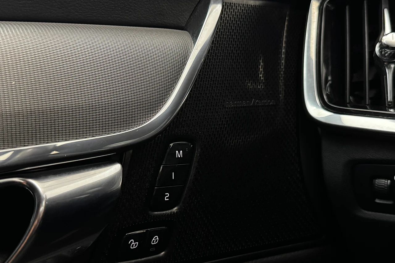 Volvo V90 D4 Inscription Drag Läder Stolsminne P-Klimat 360° HUD BLIS H/K 190hk – bild 14 av 38