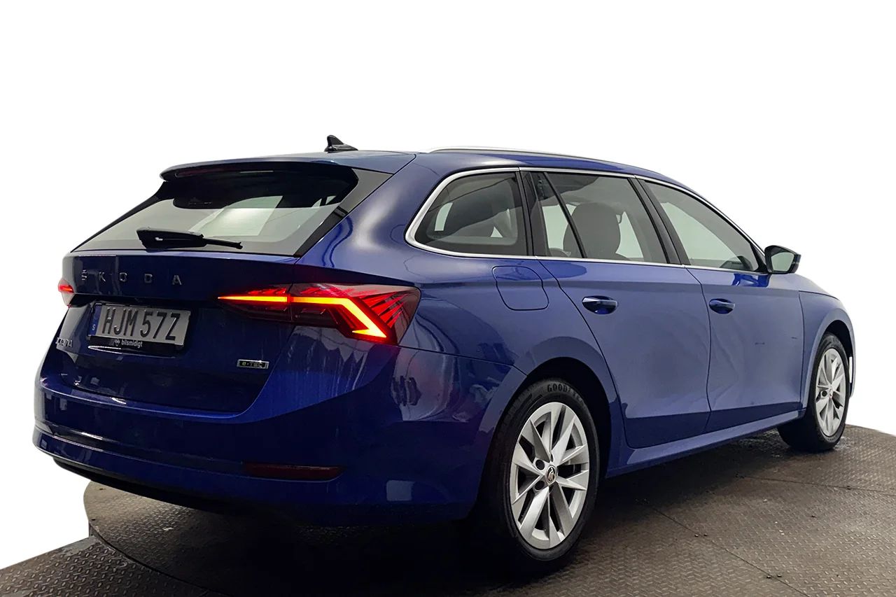 Škoda Octavia Kombi 1.0 TSI Style Cockpit Kamera SmartLink MOMS 110hk – bild 5 av 32