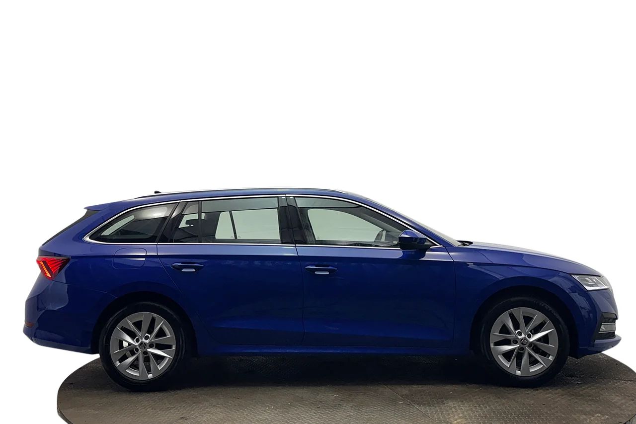 Škoda Octavia Kombi 1.0 TSI Style Cockpit Kamera SmartLink MOMS 110hk – bild 4 av 32