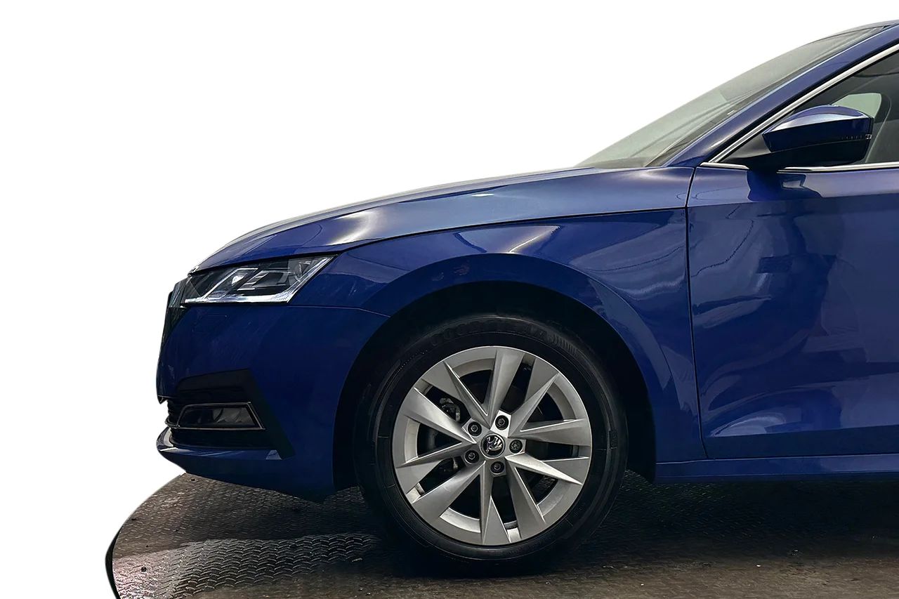 Škoda Octavia Kombi 1.0 TSI Style Cockpit Kamera SmartLink MOMS 110hk – bild 10 av 32