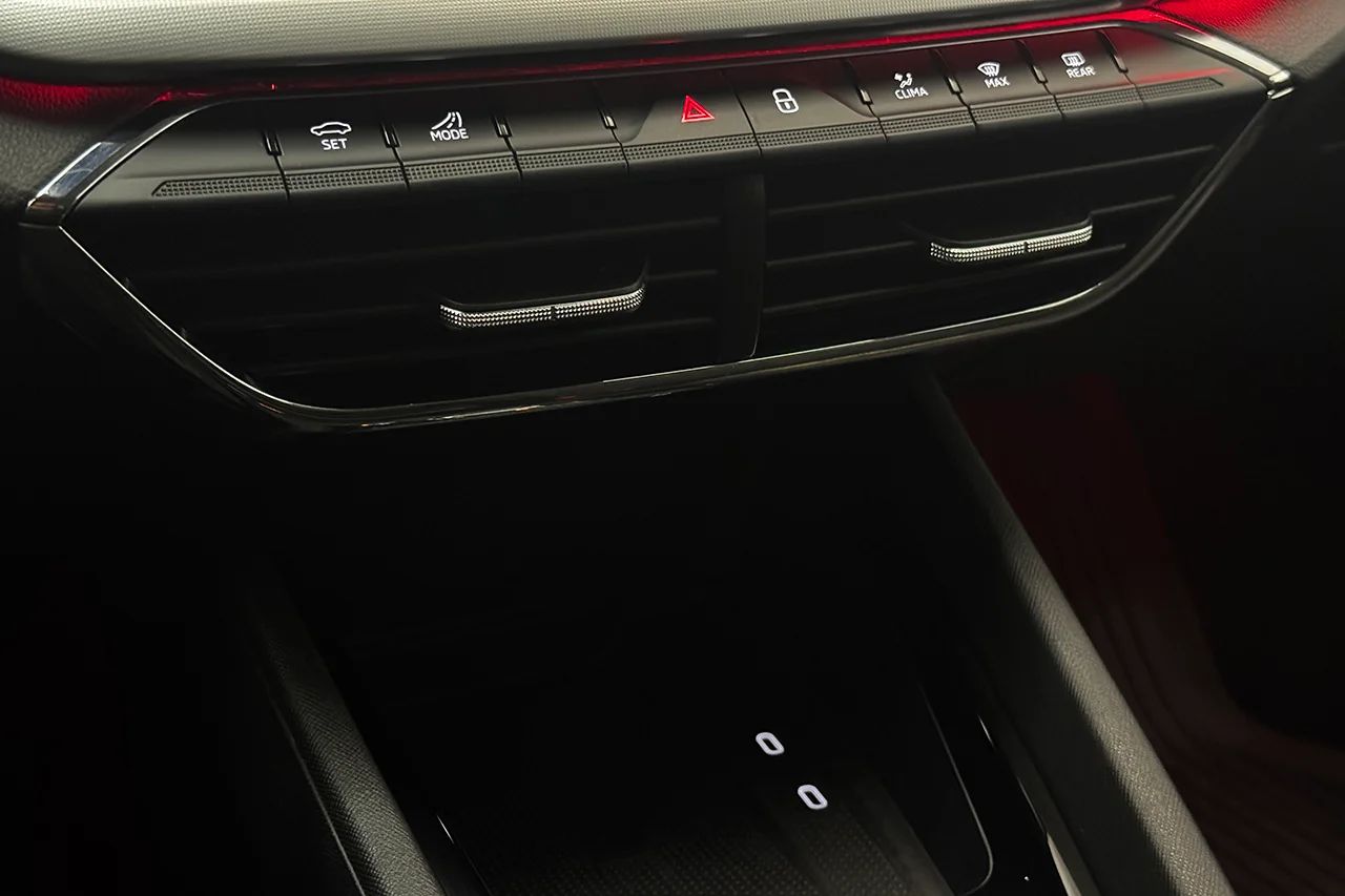 Škoda Octavia Kombi 1.0 TSI Style Cockpit Kamera SmartLink MOMS 110hk – bild 25 av 32