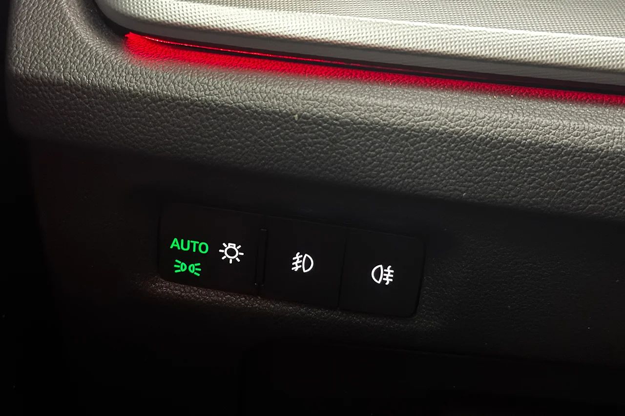Škoda Octavia Kombi 1.0 TSI Style Cockpit Kamera SmartLink MOMS 110hk – bild 31 av 32