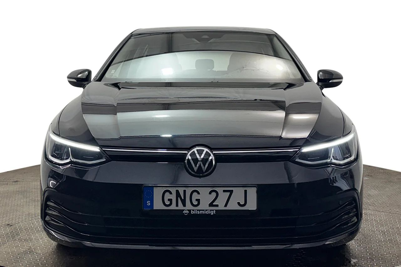 Volkswagen Golf 1.0 eTSI Aut Vinterpkt Cockpit AdaptivFH 110hk – bild 2 av 29