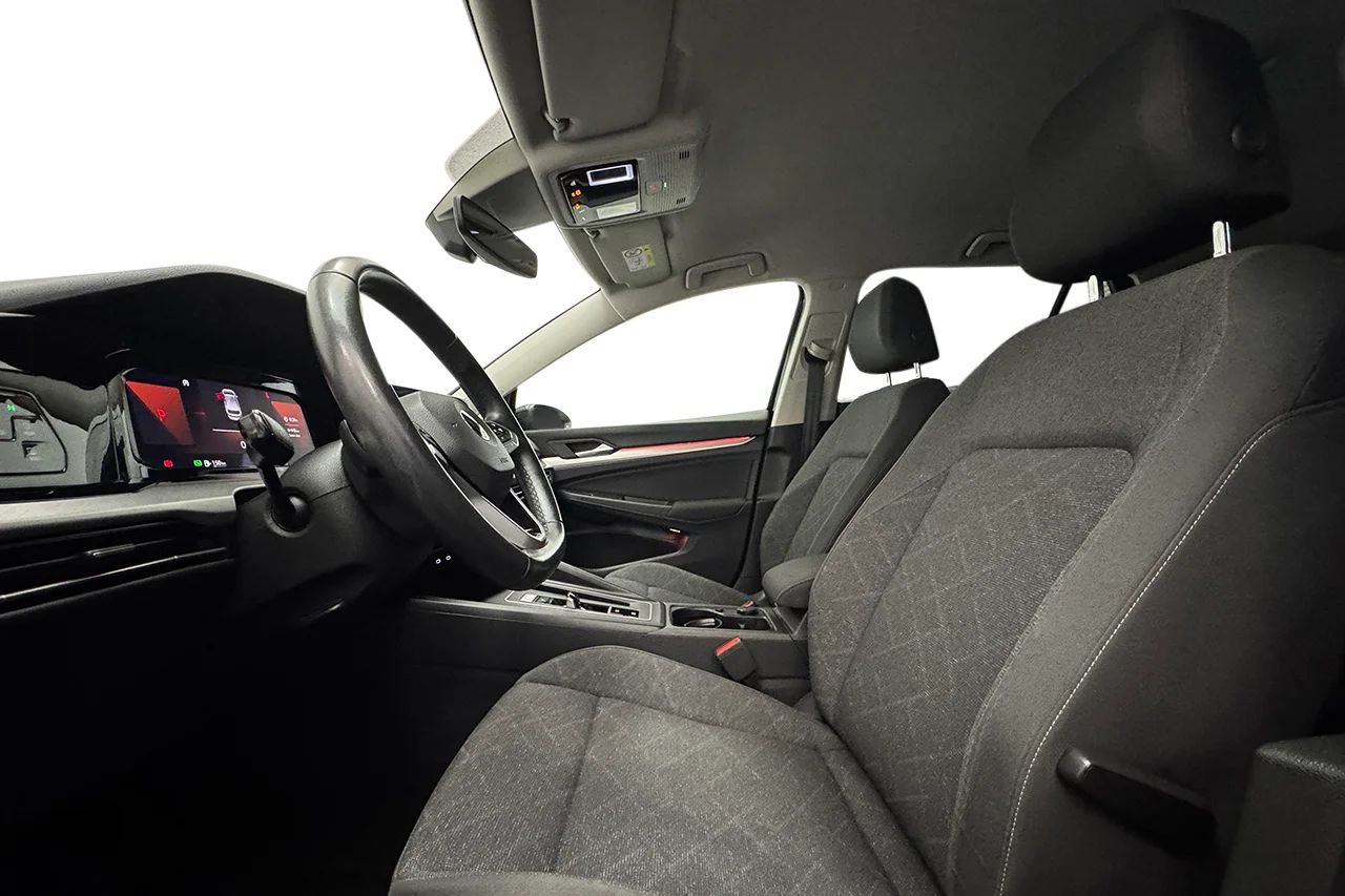 Volkswagen Golf 1.0 eTSI Aut Vinterpkt Cockpit AdaptivFH 110hk – bild 11 av 29