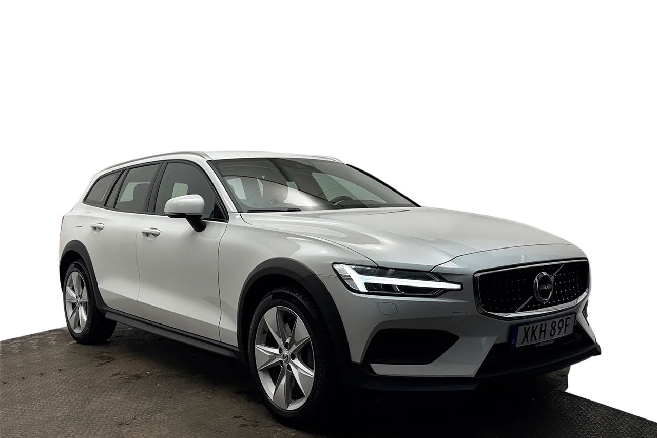 Volvo V60 Cross Country B4 AWD Advanced Navi Pro Ed Drag Navi Kamera Värmare 197hk – bild 3 av 37
