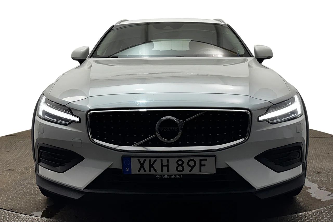 Volvo V60 Cross Country B4 AWD Advanced Navi Pro Ed Drag Navi Kamera Värmare 197hk – bild 2 av 37