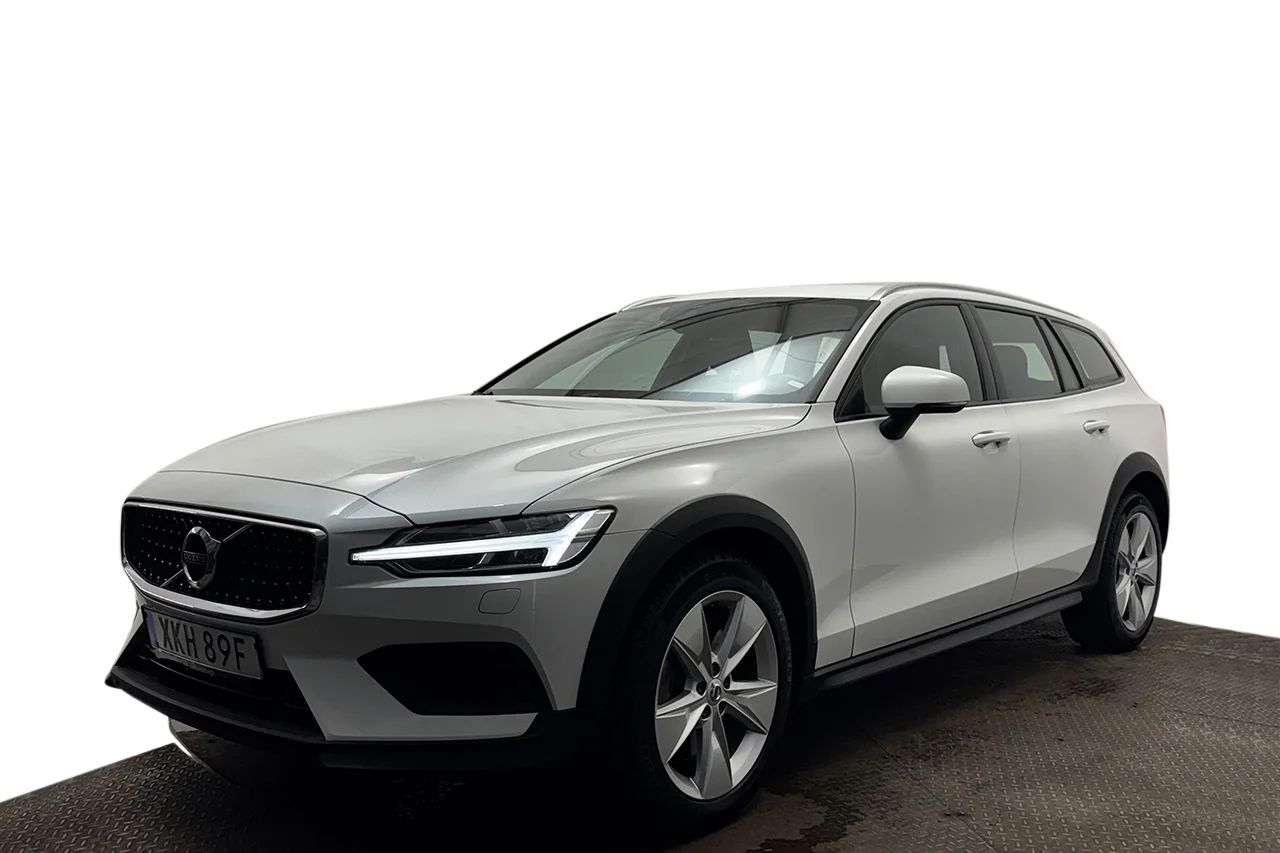 Volvo V60 Cross Country B4 AWD Advanced Navi Pro Ed Drag Navi Kamera Värmare 197hk – bild 1 av 37