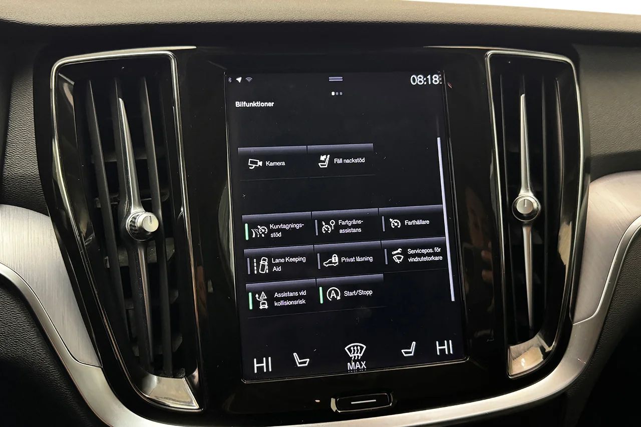 Volvo V60 Cross Country B4 AWD Advanced Navi Pro Ed Drag Navi Kamera Värmare 197hk – bild 26 av 37