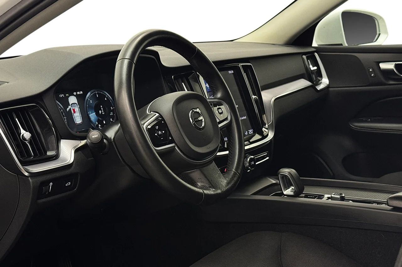 Volvo V60 Cross Country B4 AWD Advanced Navi Pro Ed Drag Navi Kamera Värmare 197hk – bild 12 av 37