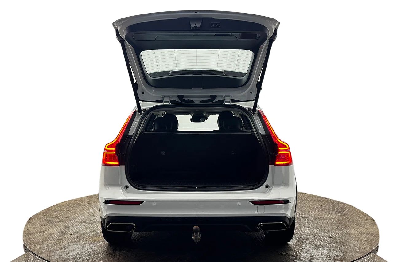 Volvo V60 Cross Country B4 AWD Advanced Navi Pro Ed Drag Navi Kamera Värmare 197hk – bild 7 av 37