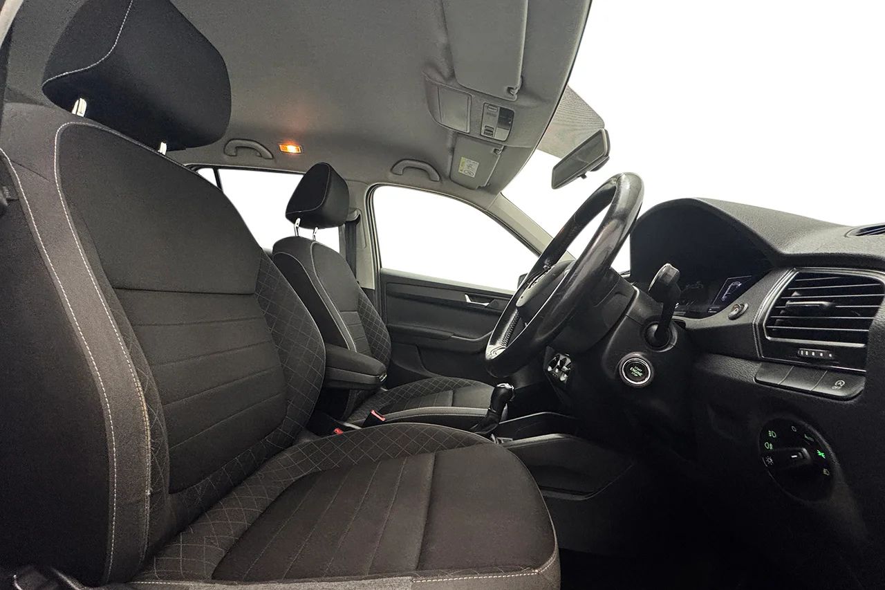 Skoda Fabia 1.0 TSI Automat Ambition Högerstyrd P-Sensorer App-Connect 95hk – bild 13 av 28