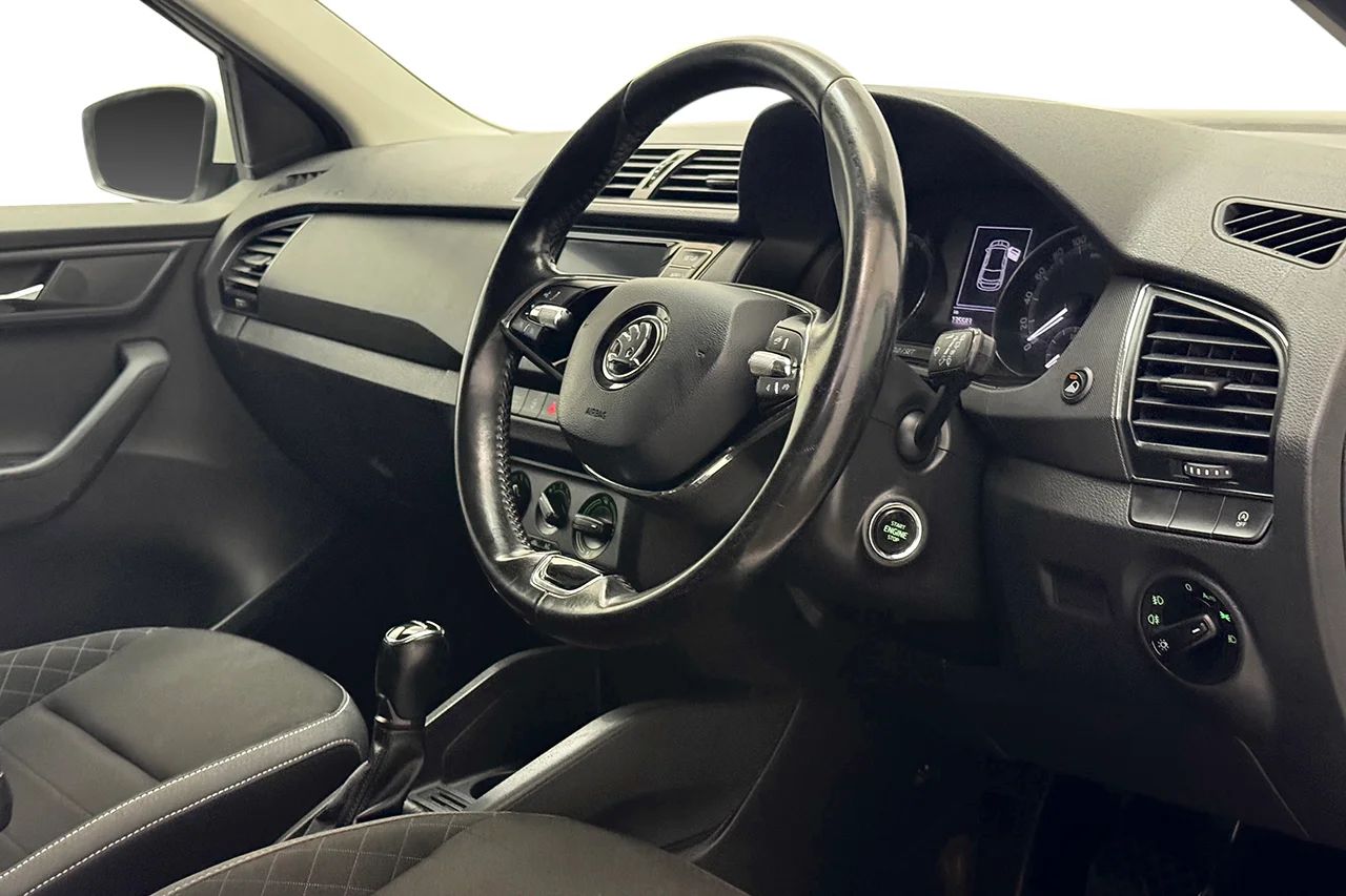 Skoda Fabia 1.0 TSI Automat Ambition Högerstyrd P-Sensorer App-Connect 95hk – bild 14 av 28